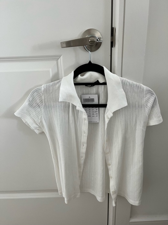 Brandy Melville Tops - Brandy Melville White Short Sleeve Button-Up Knit Shirt